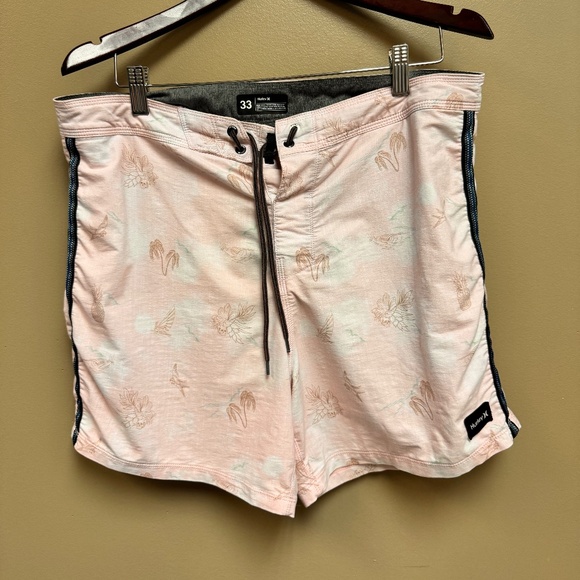 HURLEY PHANTOM PINK BOARDSHORTS - Size 33 - 5" inseam - Picture 1 of 4